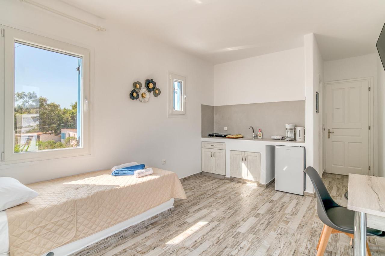 Ippocampos Seaside Serenity - Unwind At Paros Poolside Retreats Alikí 外观 照片